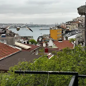 Cute Flat Cihangir Апартаменты Стамбул